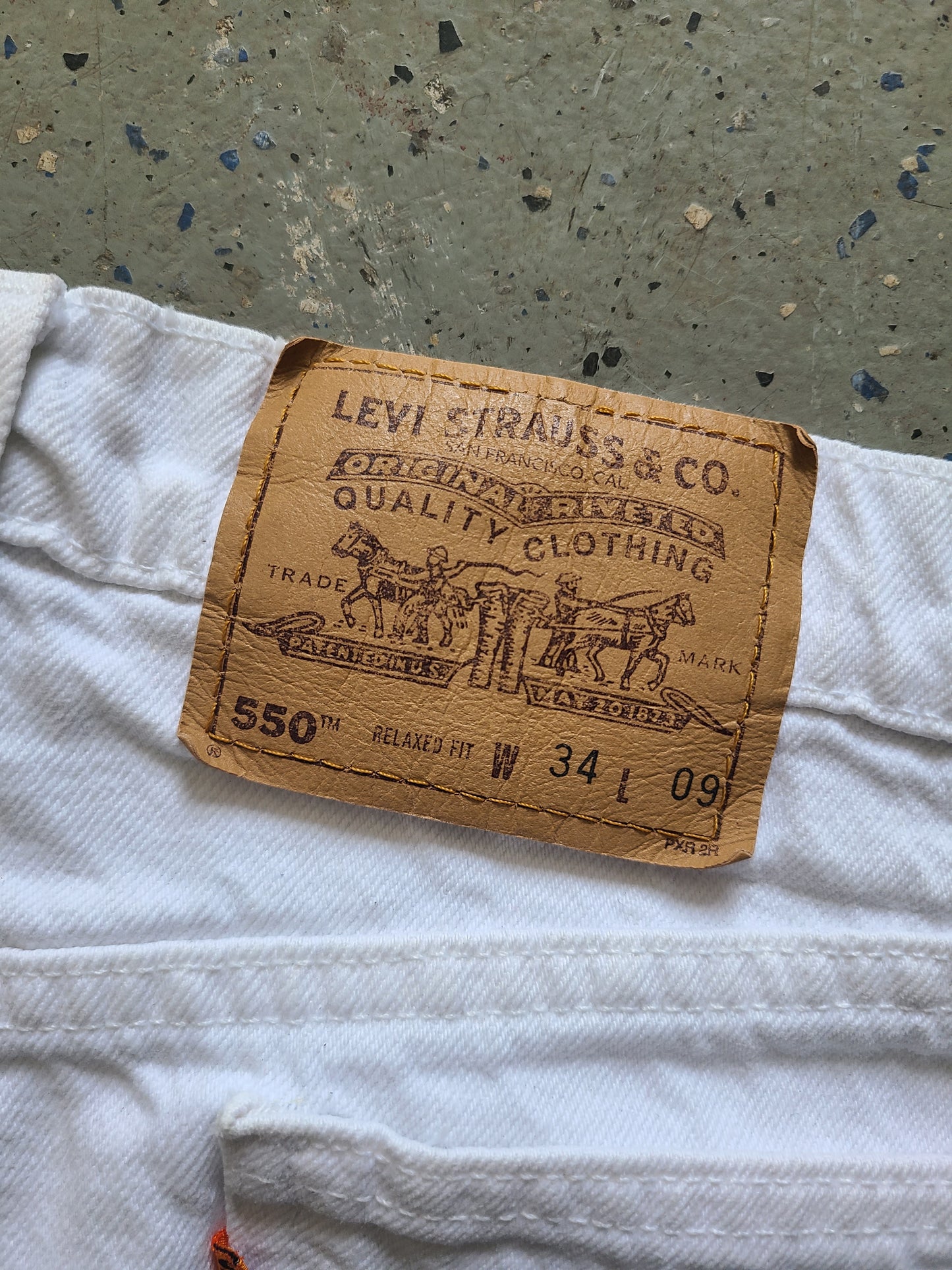 Levi's 550 Relaxed Fit Orange Tab Jorts 34x9