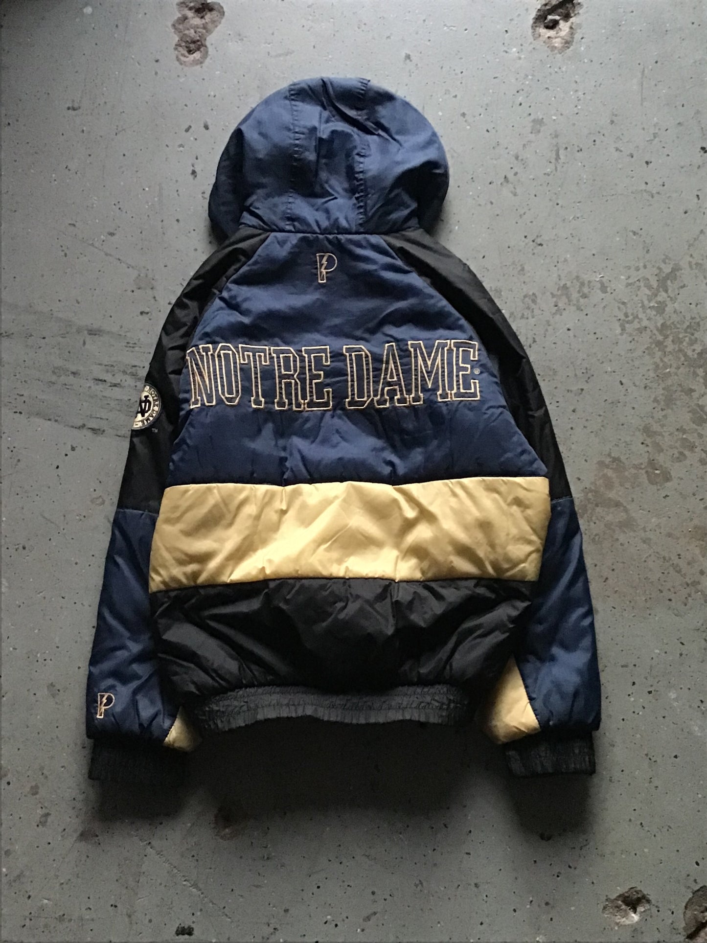 Late 90s Pro Player Notre Dame fighting Irish puffer coat Size Medium