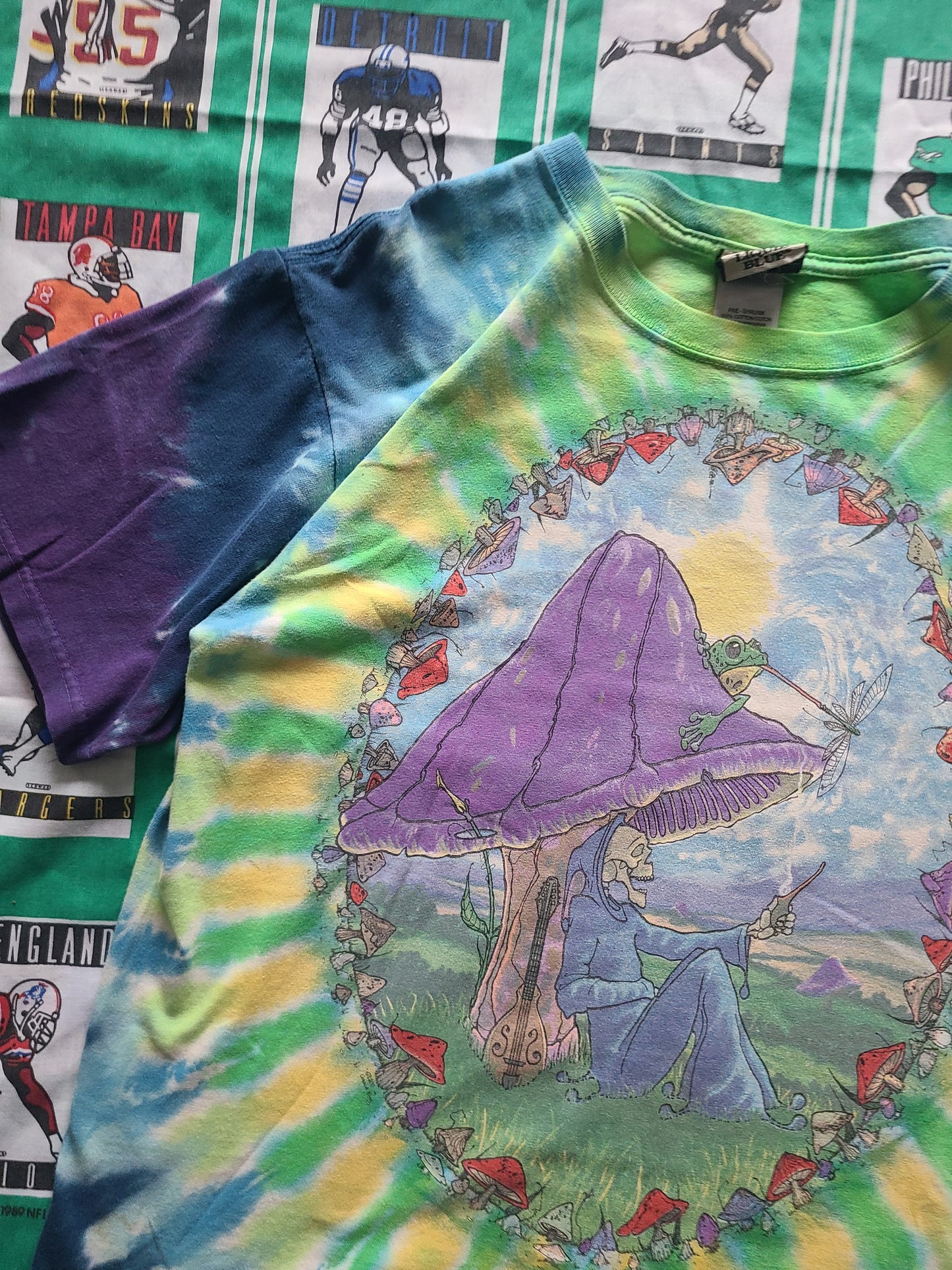2000 Mushroom Haven T-Shirt Size Medium