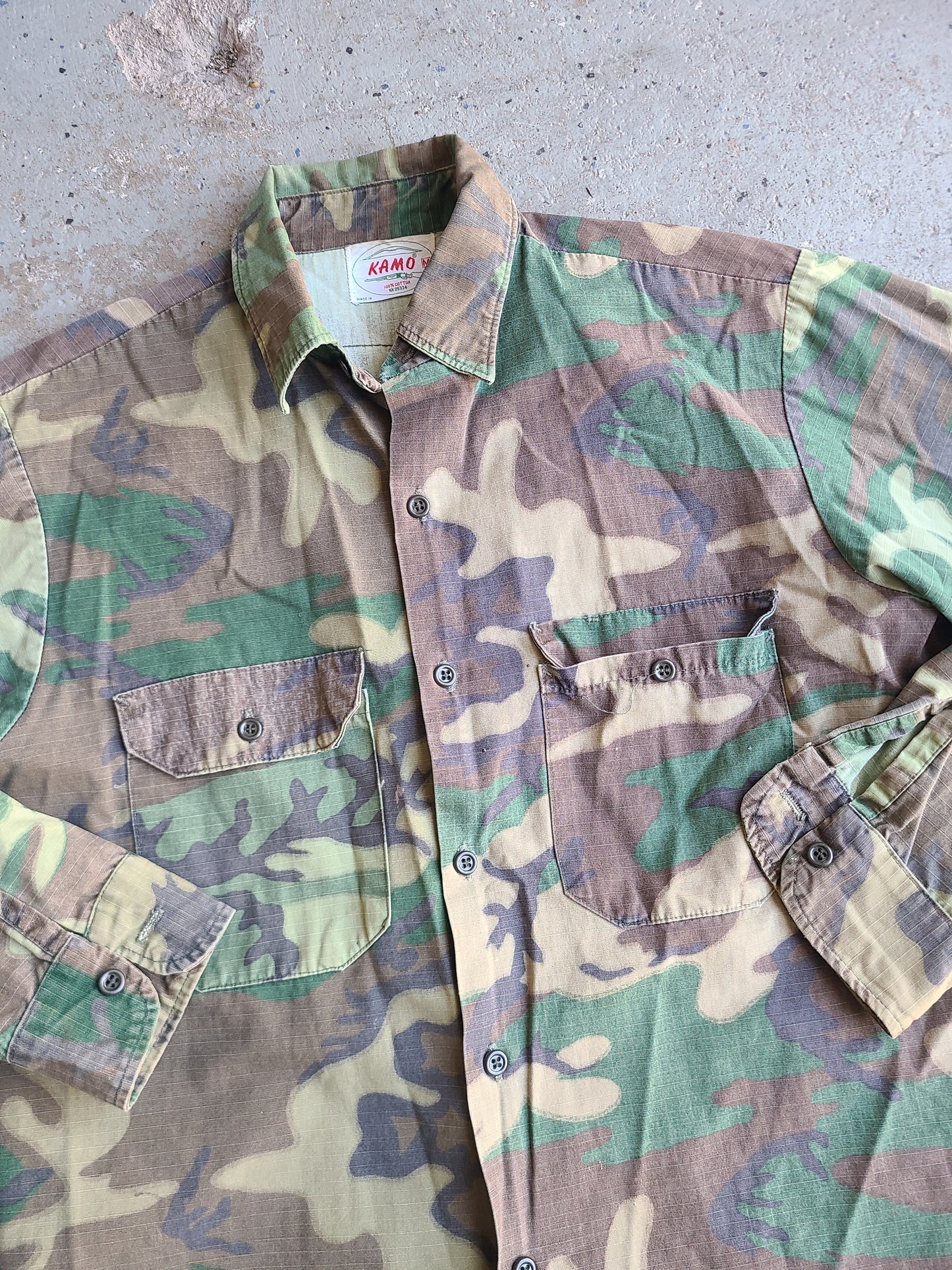 80s Kamo Camo Button-up Shirt Size Medium