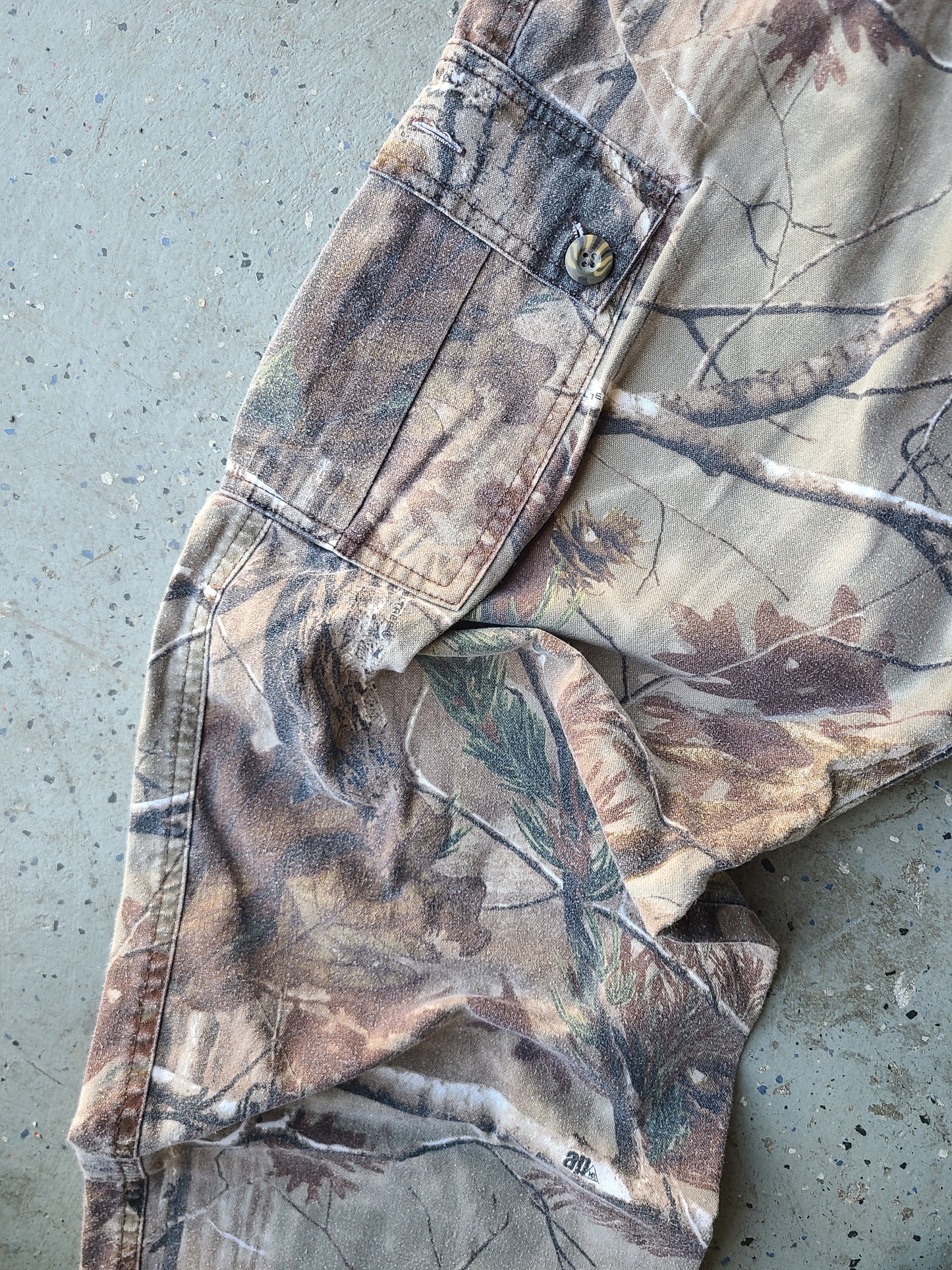 Russel Outdoors Adjustable Camo Pants Size Large