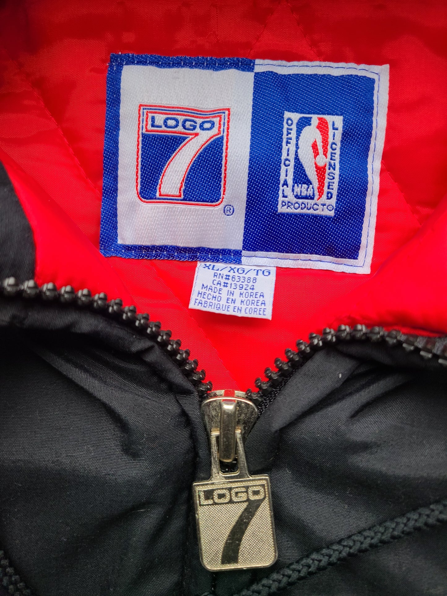 90s NBA LOGO 7 Chicago Bulls  puffer coat Size XL