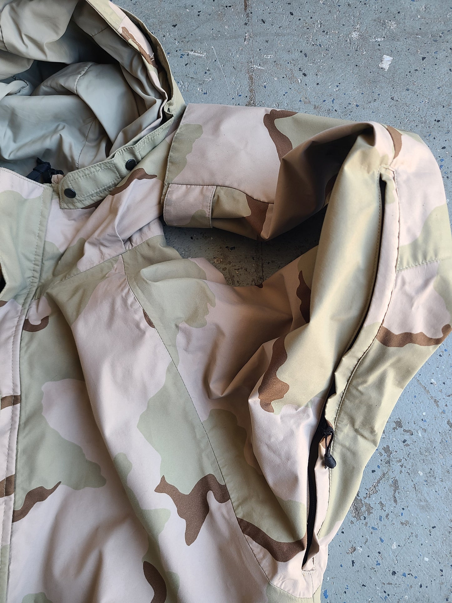 Air Force Issued Cold Weather Desert Camo Parka Size XL